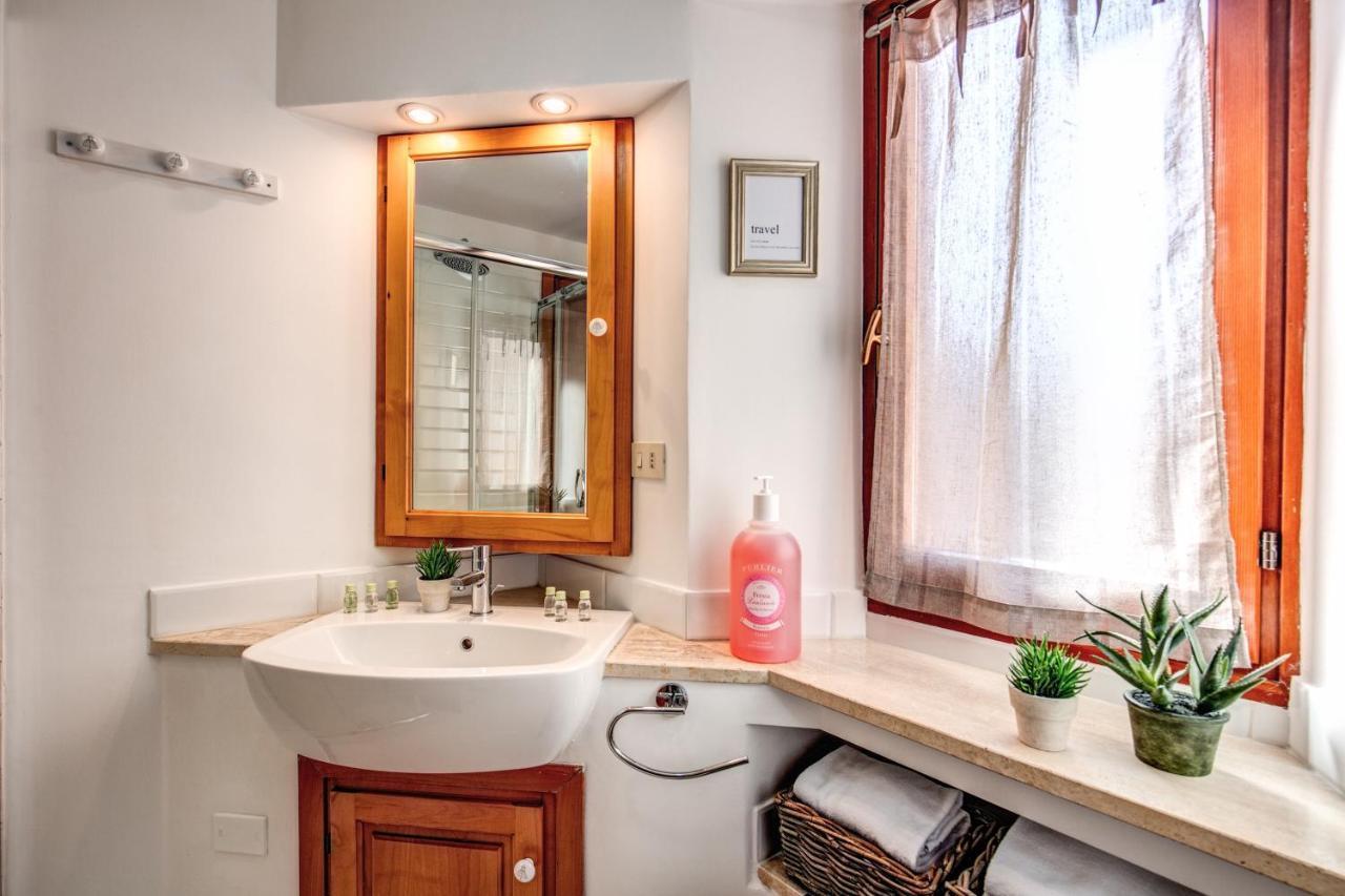 Colosseo Miracle Suite Rome Extérieur photo